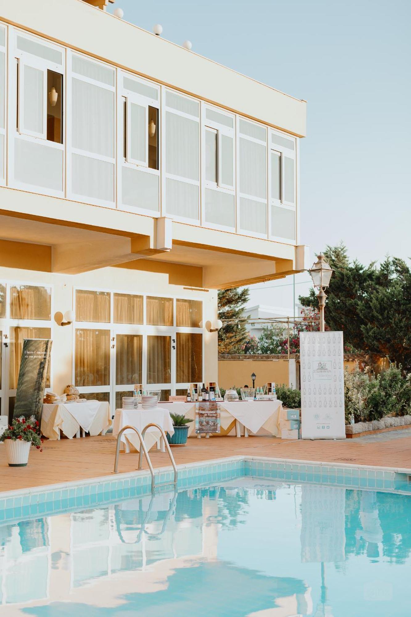 Malaspina Hotel & Resort Bosa Exterior photo